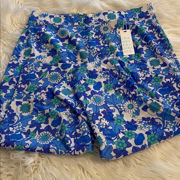 Frankie's Bikinis Murphy Capri Crape pants  in Blue and Green Floral zipper back - Picture 8 of 8